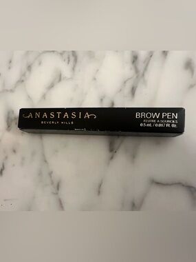 Anastasia Beverly Hills Brow Pen Taupe 0.017
oz NIB